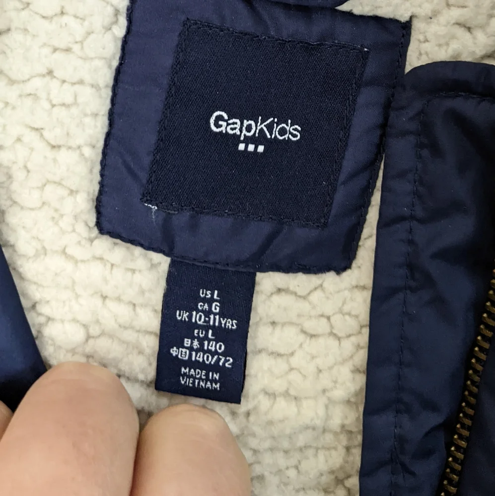 Gap quilted vest girl's large navy - Picture 2 of 4